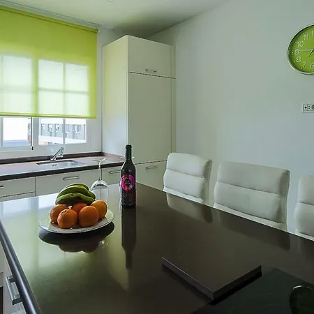 - Tfn021004-ayb Apartment